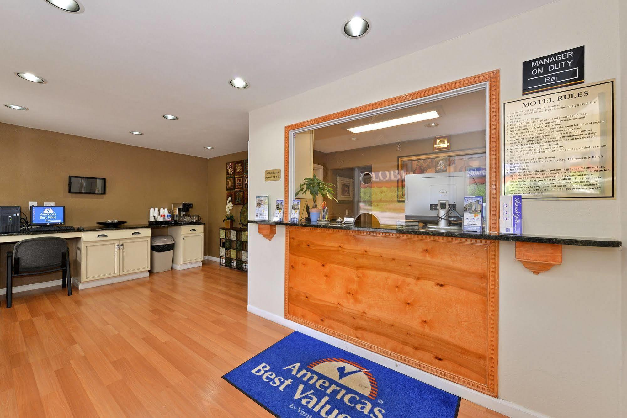 Americas Best Value Inn Near Downtown Нэшвилл Экстерьер фото